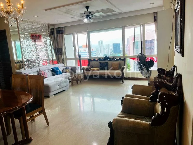 4 Bed Apartment (Condo) for Sale in  Burlington Square - Image 1