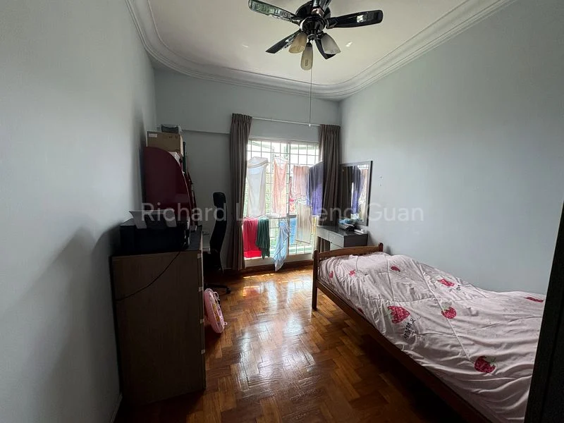 3 Bed Condo for Sale in  Hillview Park - Image 5
