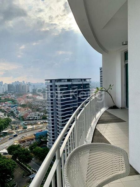 3 Bed Apartment (Condo) for Rent in  11 Amber Road - Image 8