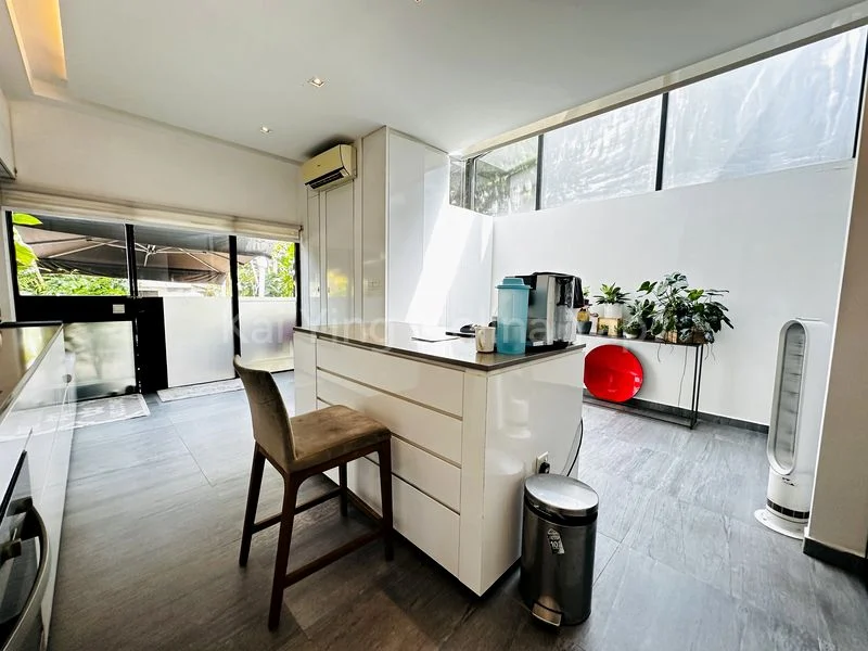 3 Bed Condo for Sale in  Ridgewood - Image 8