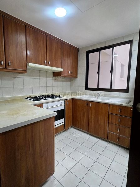 3 Bed Condo for Sale in  The Mayfair - Image 11