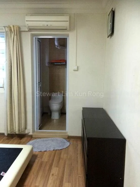 4 Room (4A) HDB for Rent in  125 Pending Road - Image 5