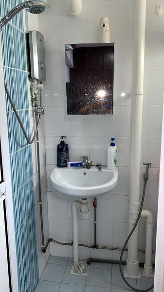Master Room (HDB) for Rent in  204 Ang Mo Kio Avenue 3 - Image 4