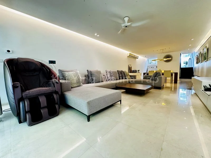 3 Bed Condo for Sale in  Ridgewood - Image 1