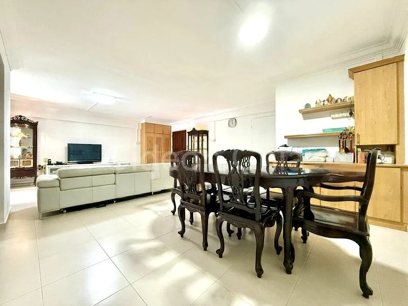 Executive HDB for Sale in  960 Hougang Avenue 9 - Image 9