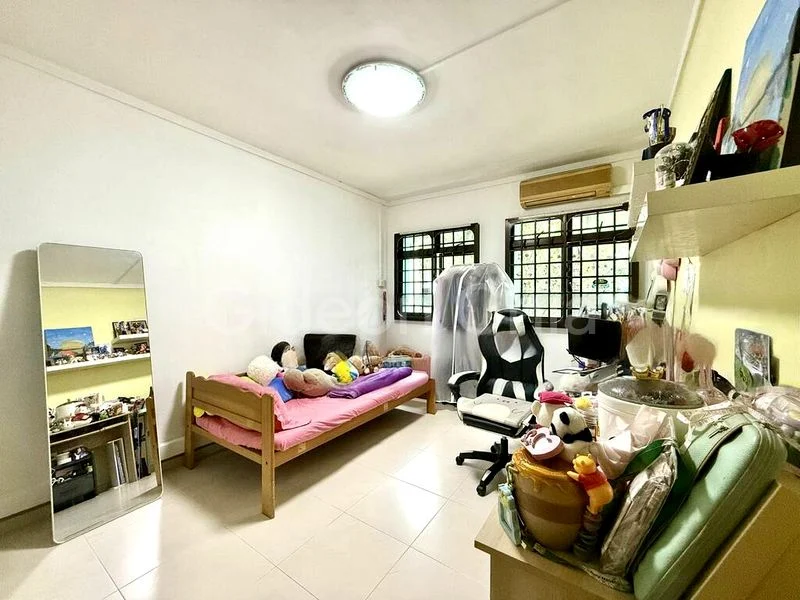 Executive HDB for Sale in  960 Hougang Avenue 9 - Image 3