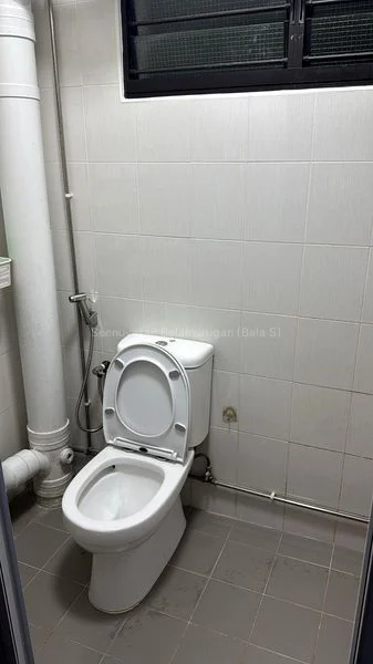 Common Room (HDB) for Rent in  140 Bedok Reservoir Road - Image 4