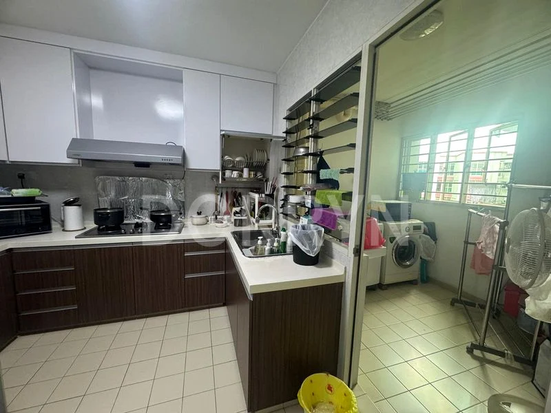 Executive HDB for Sale in  119A Rivervale Drive - Image 2