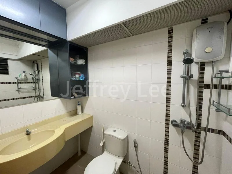 4 Room (4A) HDB for Rent in  410A Fernvale Road - Image 5
