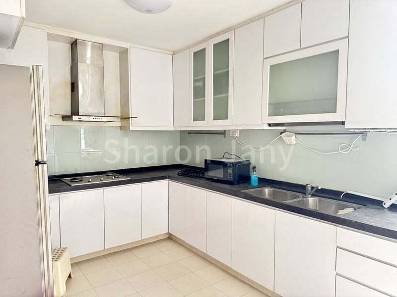 3 Bed Condo for Rent in  Gilstead Court - Image 6