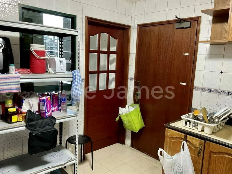 3 Bed Condo for Rent in  Rich Mansions - Image 5