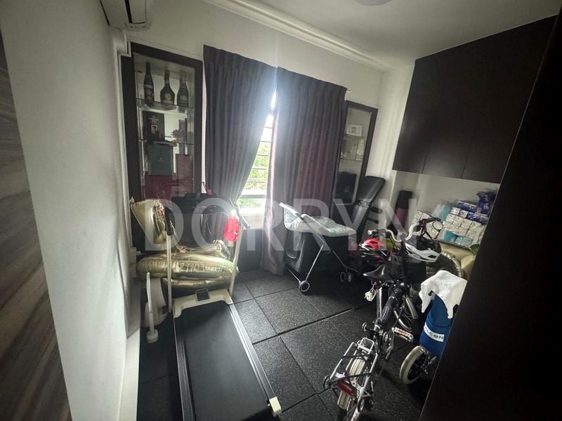 Executive HDB for Sale in  119A Rivervale Drive - Image 9