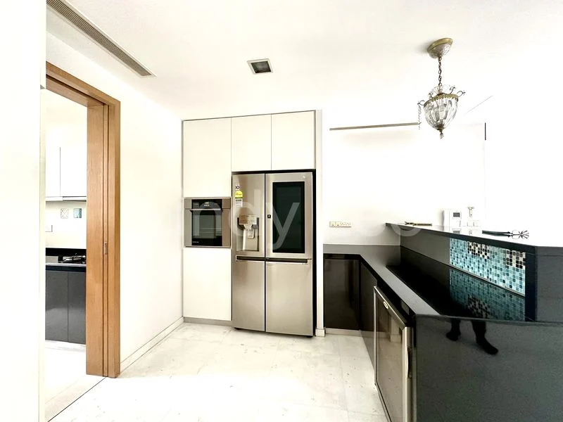 5 Bed Condo for Rent in  Aalto - Image 9