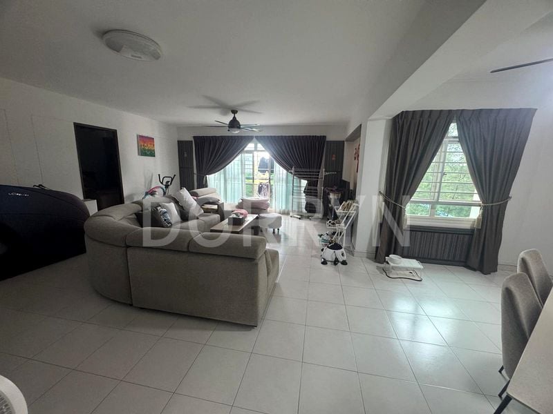 Executive HDB for Sale in  119A Rivervale Drive - Image 11