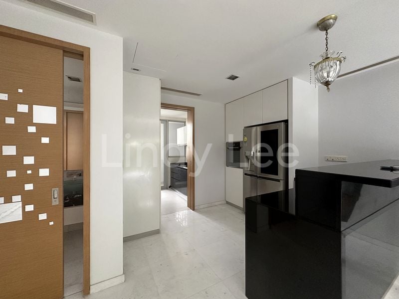 5 Bed Condo for Rent in  Aalto - Image 4