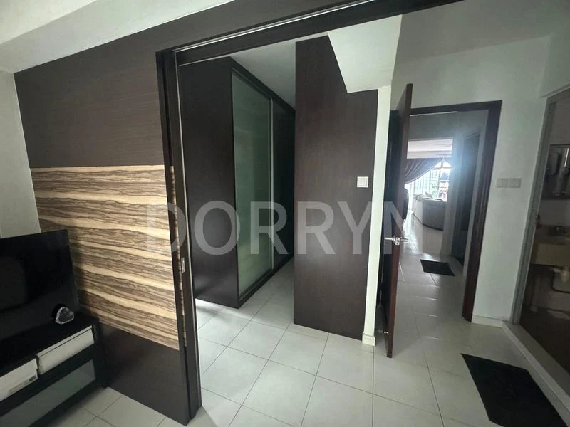 Executive HDB for Sale in  119A Rivervale Drive - Image 8