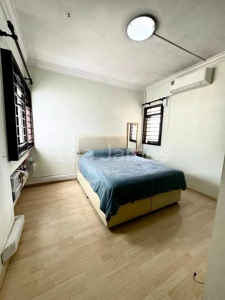 5 Room (5I) HDB for Sale in  258A Compassvale Road - Image 3