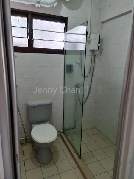 4 Room (4A) HDB for Rent in  Simei Street 1 - Image 2