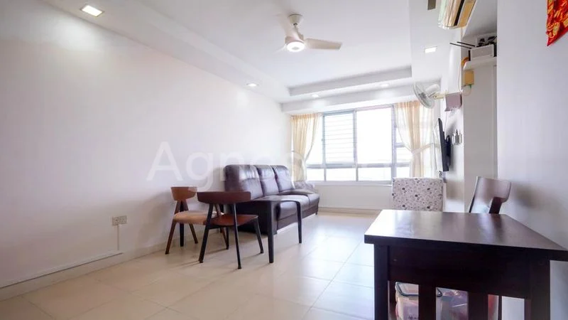 4 Room (4A) HDB for Sale in  421 Clementi Avenue 1 - Image 2