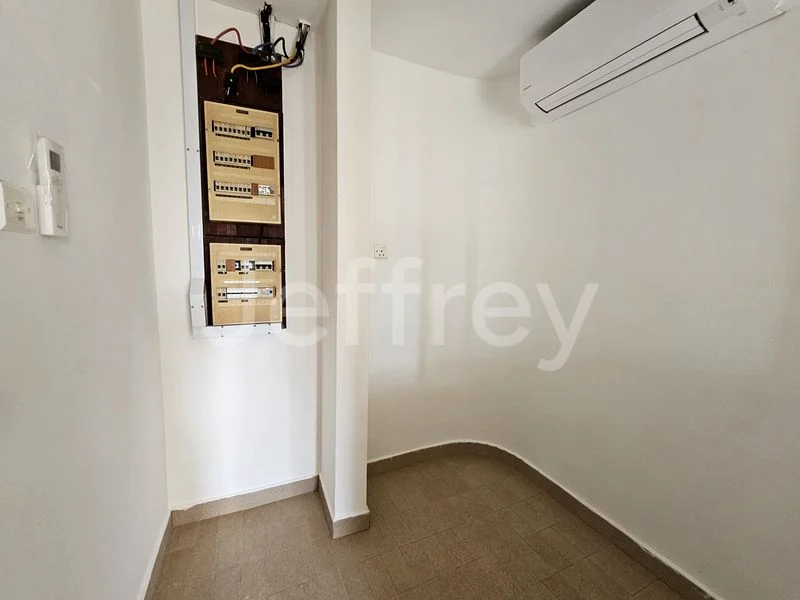 2+1 Bed Condo for Rent in  The Colonnade - Image 11