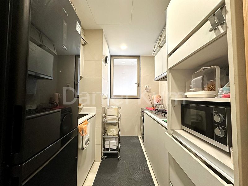 3 Bed Executive Condo for Sale in  The Vales - Image 5