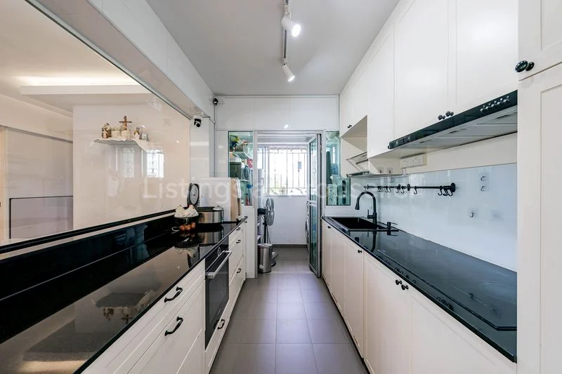4 Room (4A) HDB for Sale in  117B Jalan Tenteram - Image 4