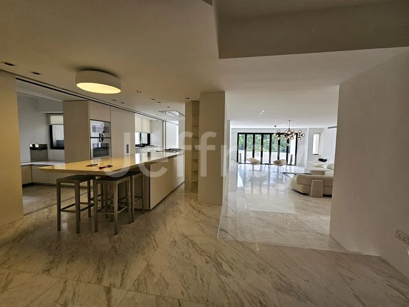 4+1 Bed Condo for Rent in  Beverly Hill - Image 2