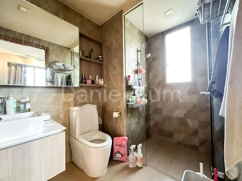 3 Bed Executive Condo for Sale in  The Vales - Image 9