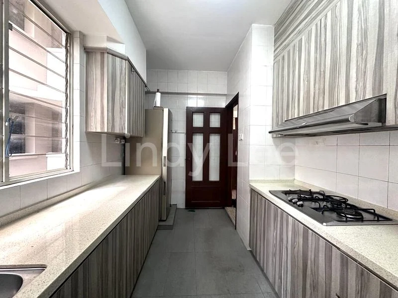 3 Bed Condo for Sale in  Castle Green - Image 9