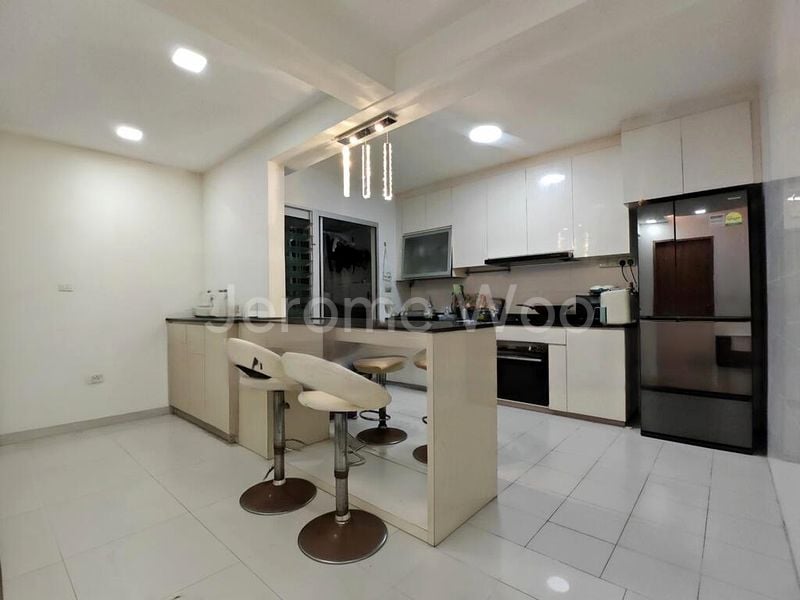 5 Room (5A) HDB for Sale in  164C Rivervale Crescent - Image 2
