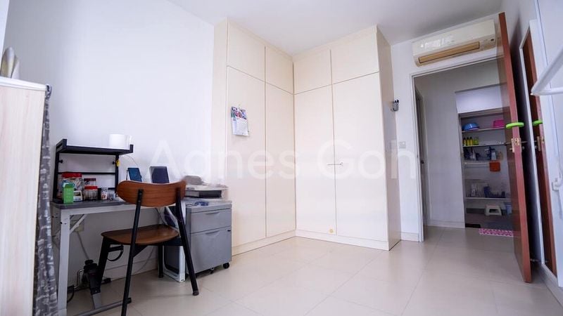 4 Room (4A) HDB for Sale in  421 Clementi Avenue 1 - Image 3
