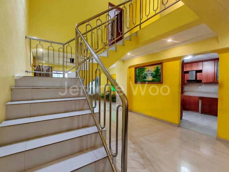 Maisonette HDB for Sale in  327 Jurong East Street 31 - Image 8