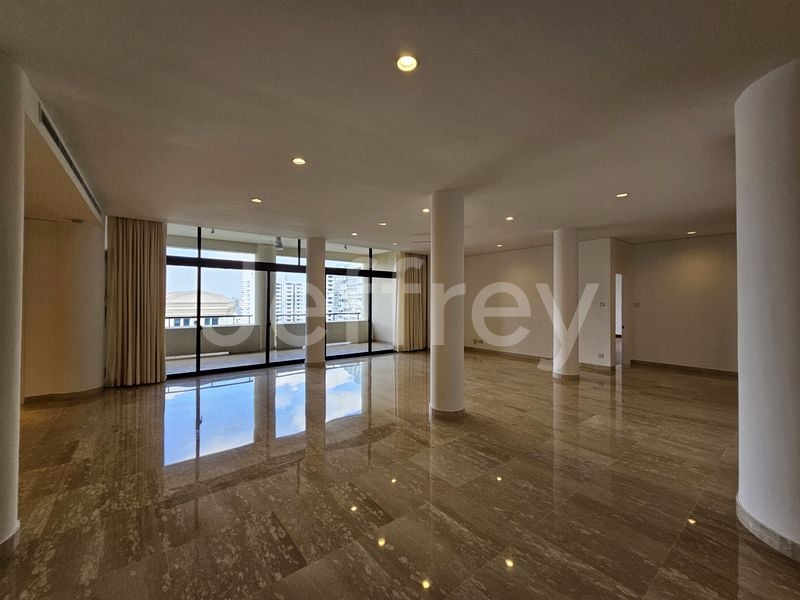 3+1 Bed Condo for Rent in  The Colonnade - Image 1