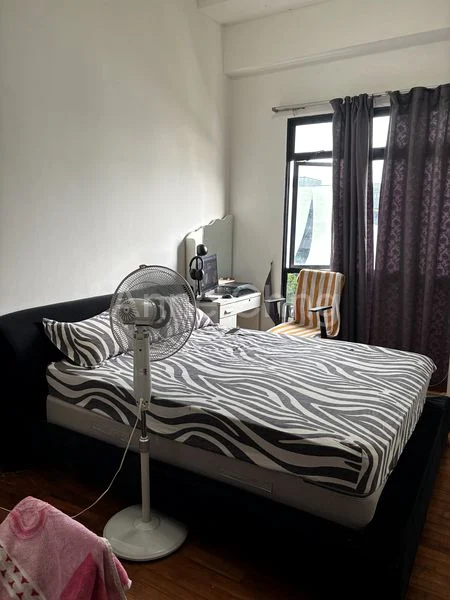 2 Bed Apartment (Condo) for Sale in  Harbourlights - Image 7