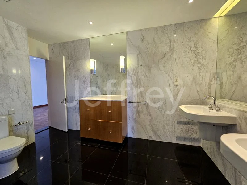 3+1 Bed Condo for Rent in  The Colonnade - Image 18