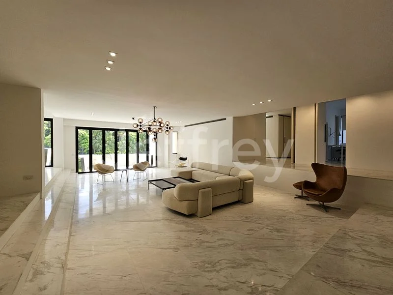 4+1 Bed Condo for Rent in  Beverly Hill - Image 1