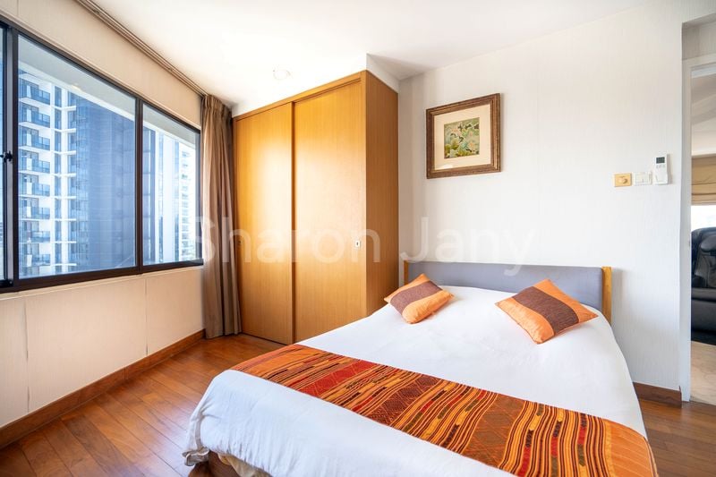 6 Bed Condo for Sale in  Balmoral Tower - Image 2