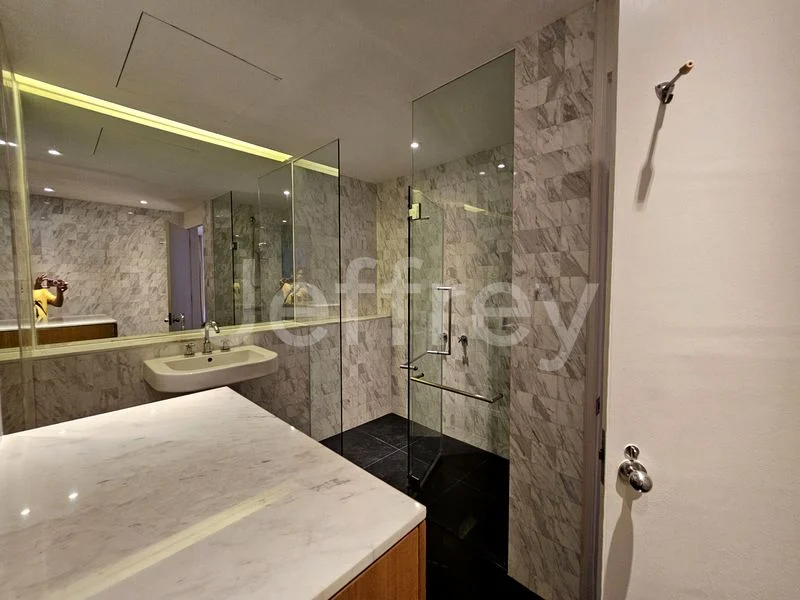 3+1 Bed Condo for Rent in  The Colonnade - Image 11