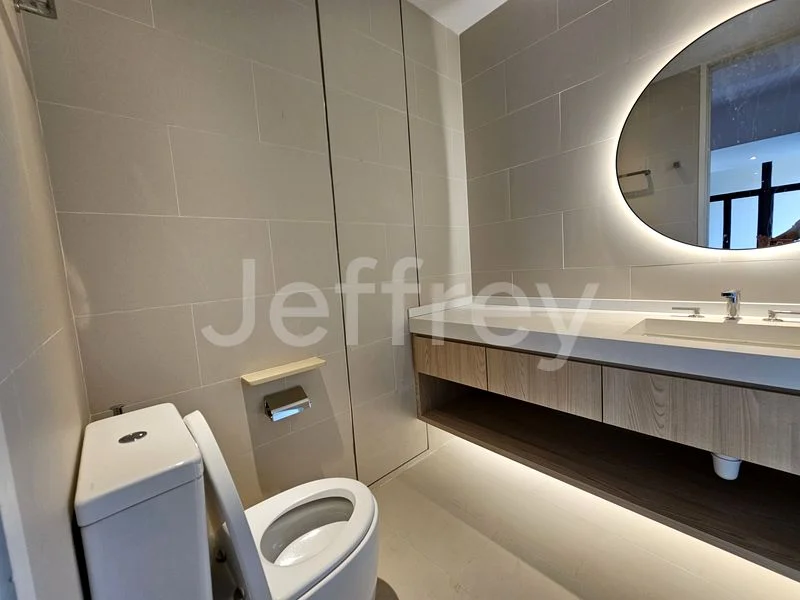 2+1 Bed Condo for Rent in  The Colonnade - Image 15