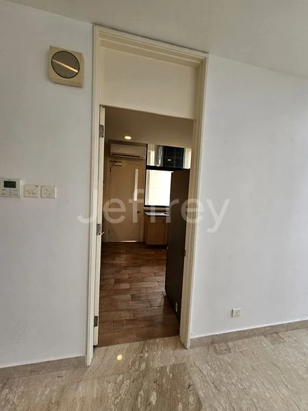 2+1 Bed Condo for Rent in  The Colonnade - Image 5