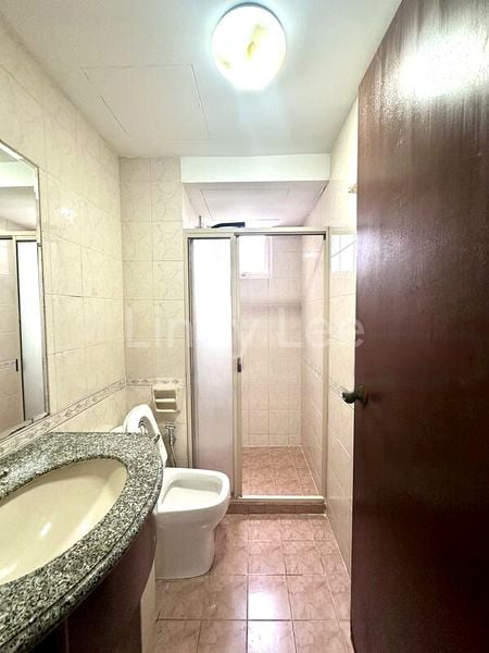 3 Bed Condo for Sale in  Castle Green - Image 5