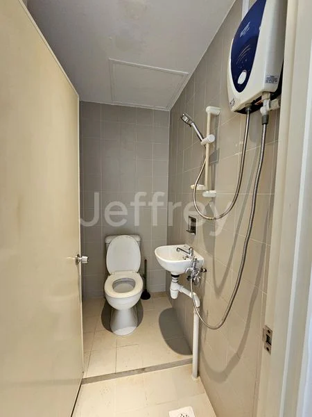 2+1 Bed Condo for Rent in  The Colonnade - Image 10