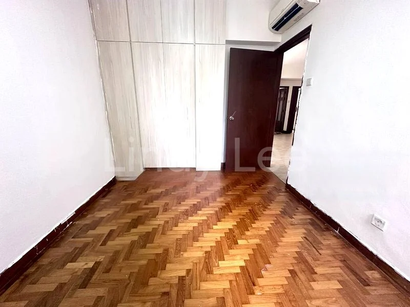 3 Bed Condo for Sale in  Castle Green - Image 6