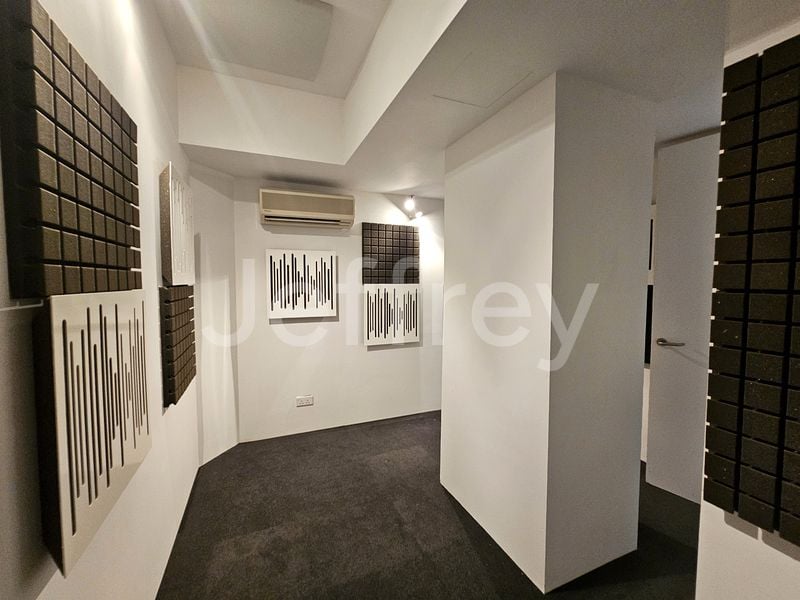 4+1 Bed Condo for Rent in  Beverly Hill - Image 17