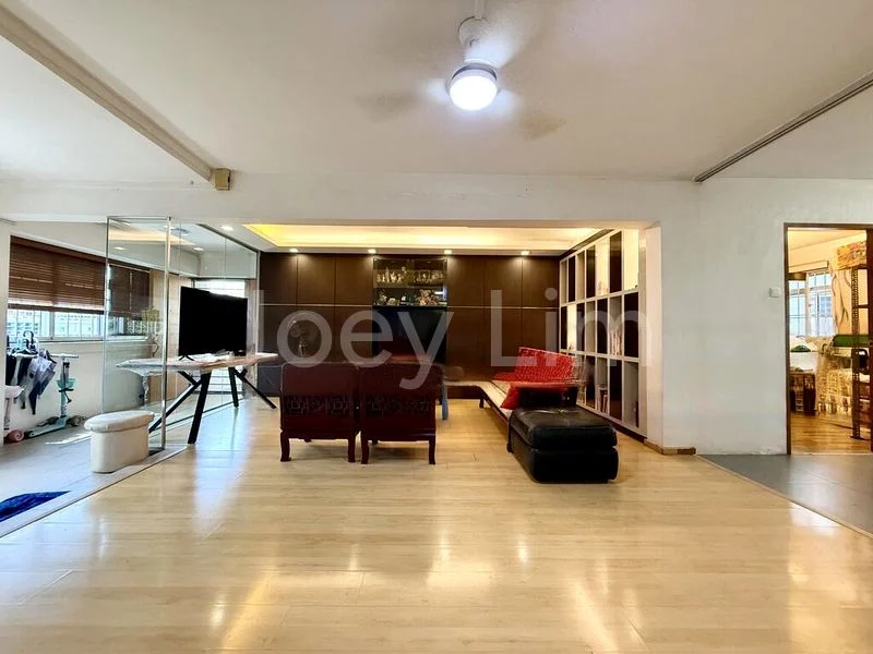 Jumbo HDB for Sale in  460 Tampines Street 42 - Image 11