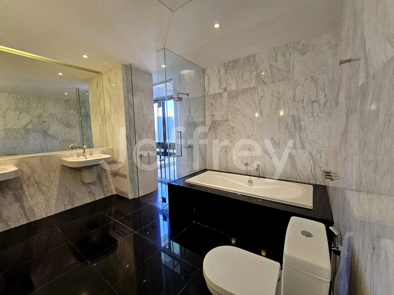 3+1 Bed Condo for Rent in  The Colonnade - Image 17
