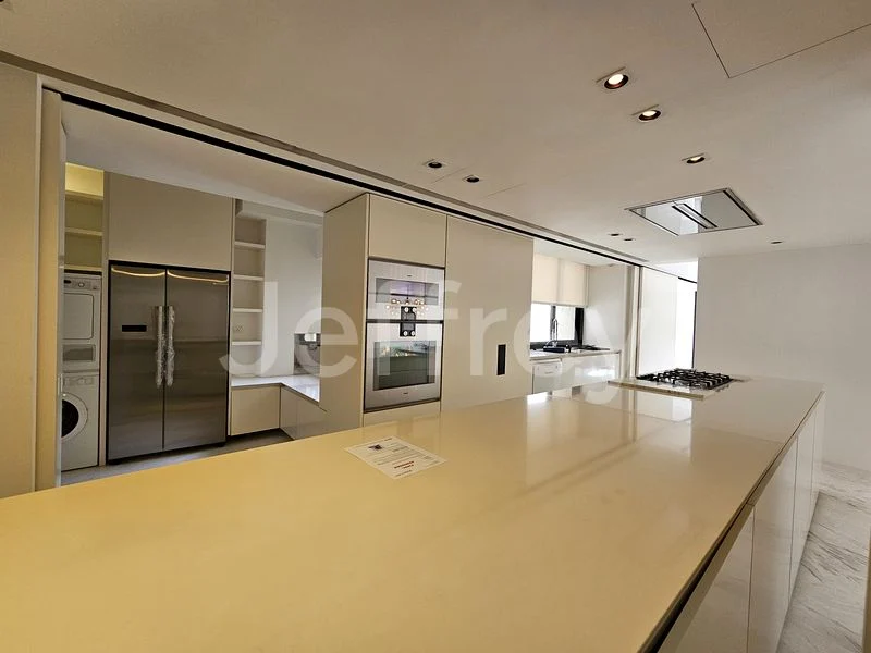 4+1 Bed Condo for Rent in  Beverly Hill - Image 3