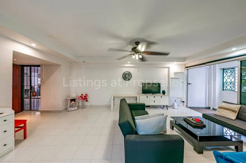 Executive HDB for Sale in  541 Pasir Ris Street 51 - Image 1