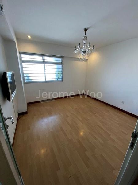 Maisonette HDB for Sale in  327 Jurong East Street 31 - Image 11