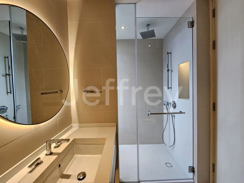 2+1 Bed Condo for Rent in  The Colonnade - Image 16